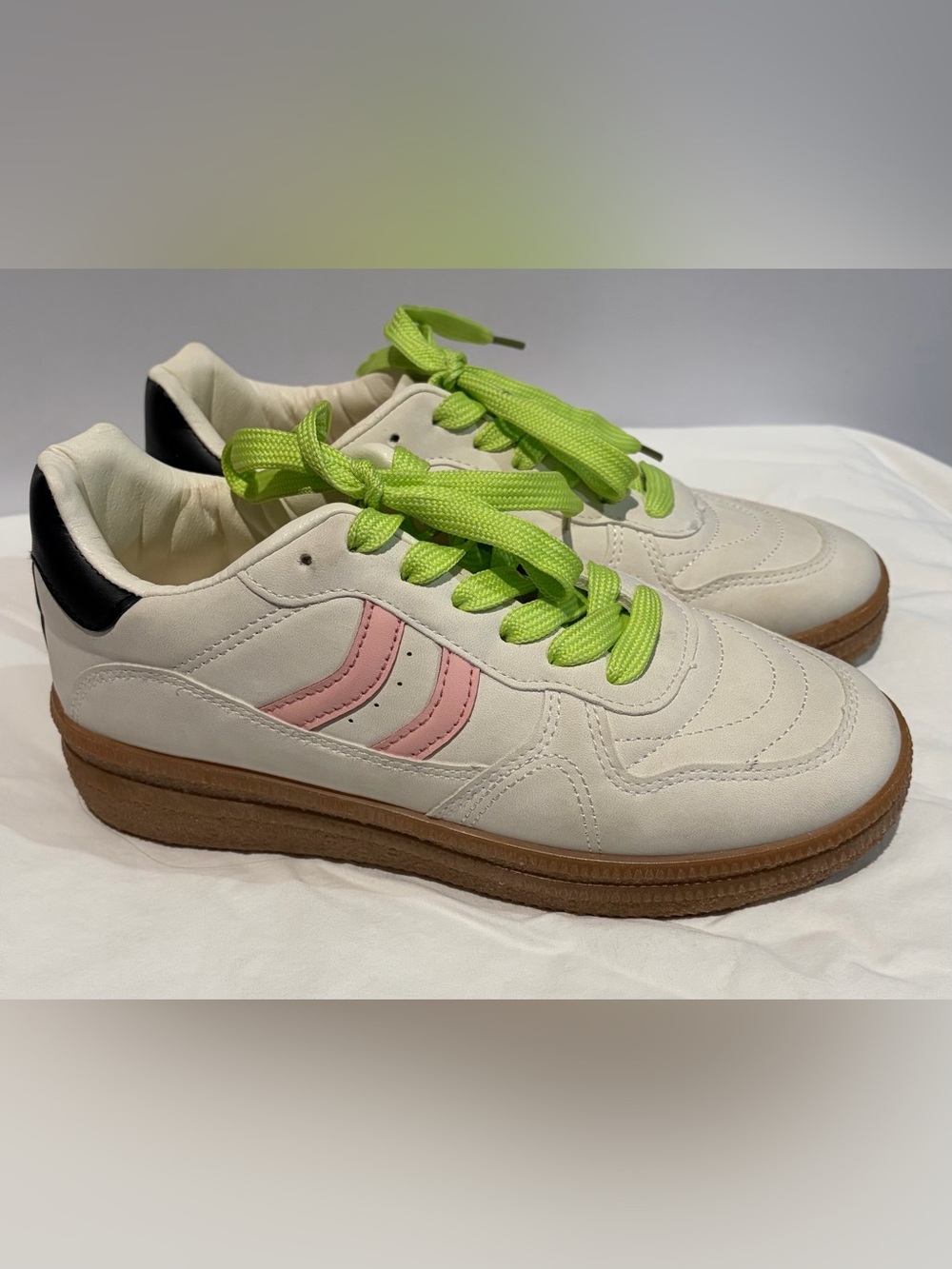Nicole Miller Nixie Retro Fashion Sneakers